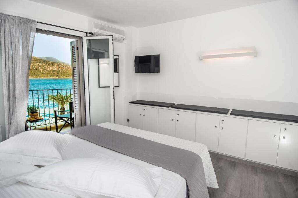 A & B Minimal Suite With Sea View In Argostoli Exterior foto