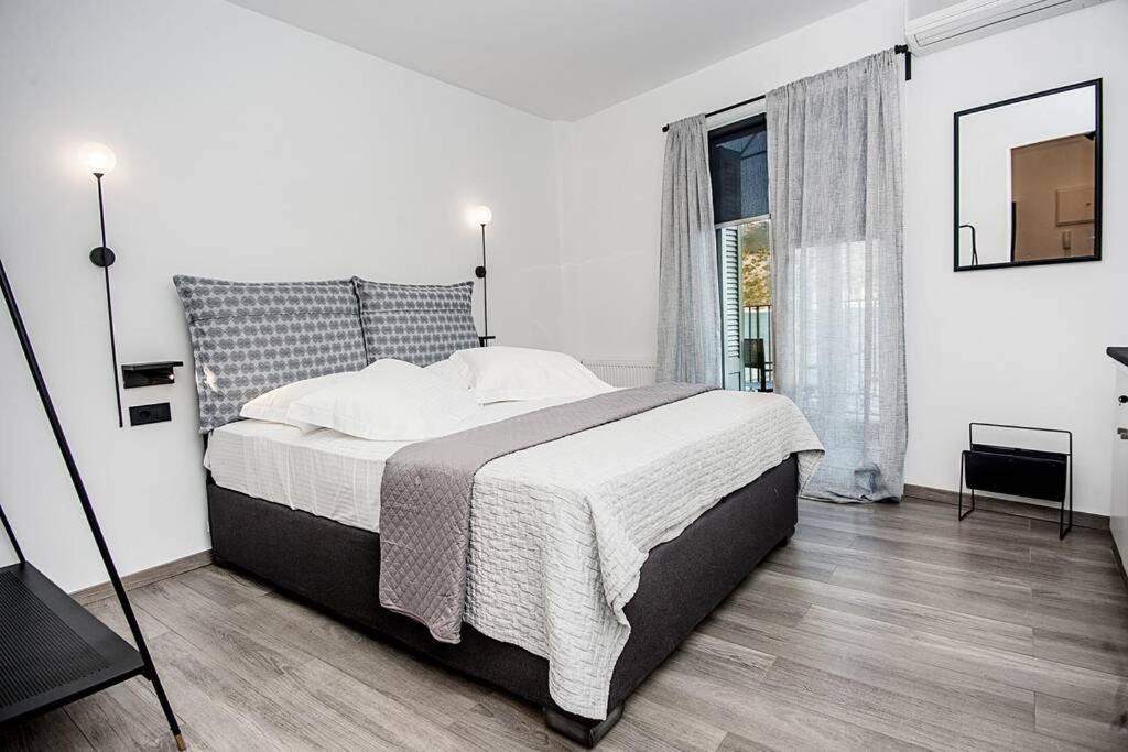 A & B Minimal Suite With Sea View In Argostoli Exterior foto