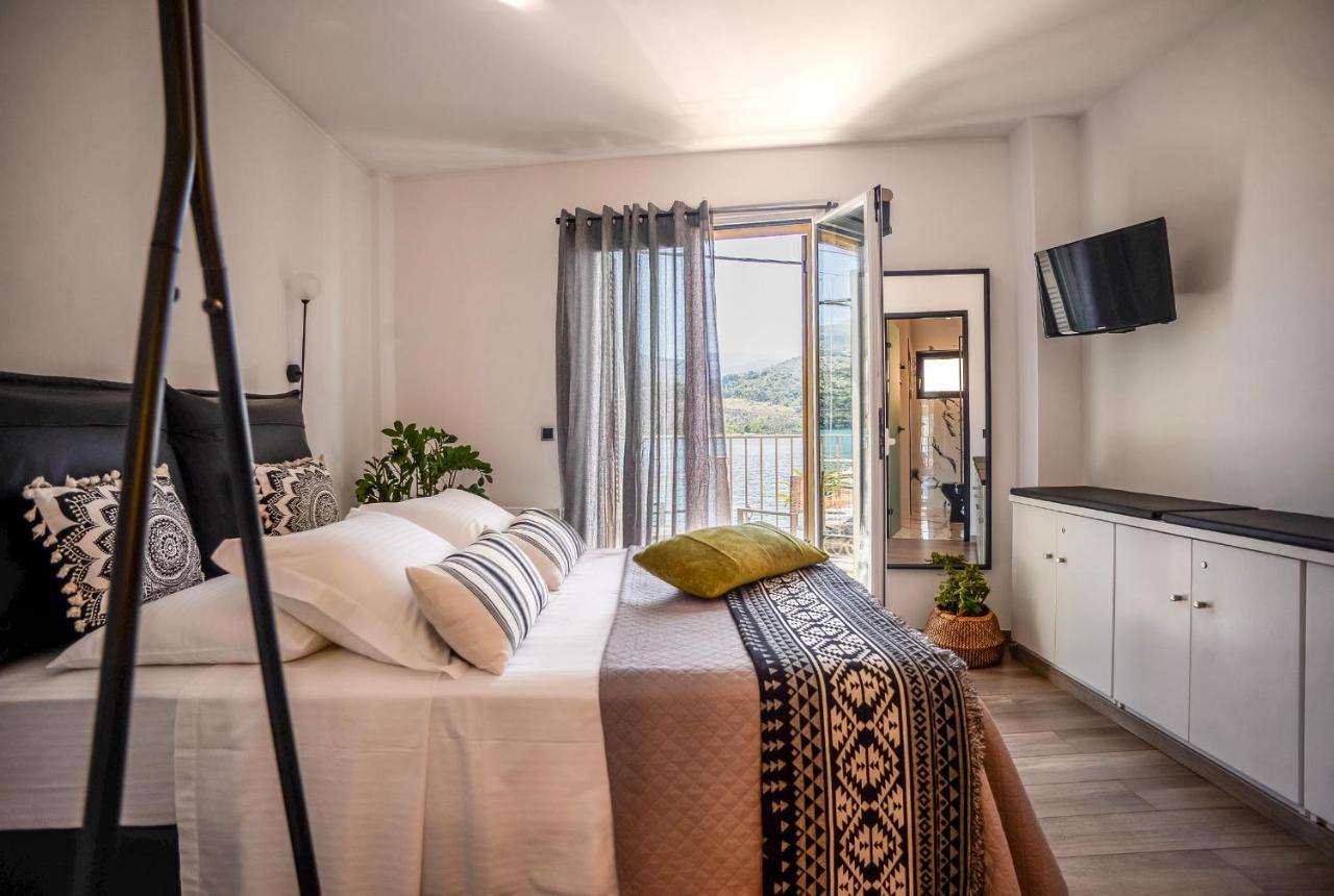 A & B Minimal Suite With Sea View In Argostoli Exterior foto